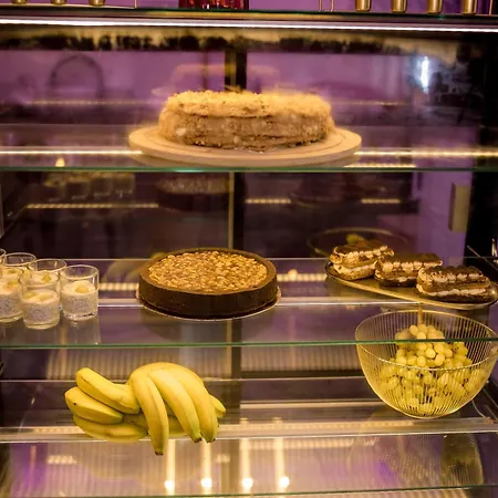 Cardinal Apartahotel